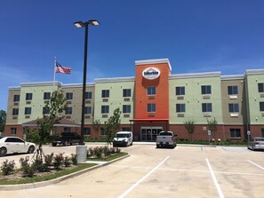 Front of property - Suburban Studios Donaldsonville - Gonzales (Donaldsonville)