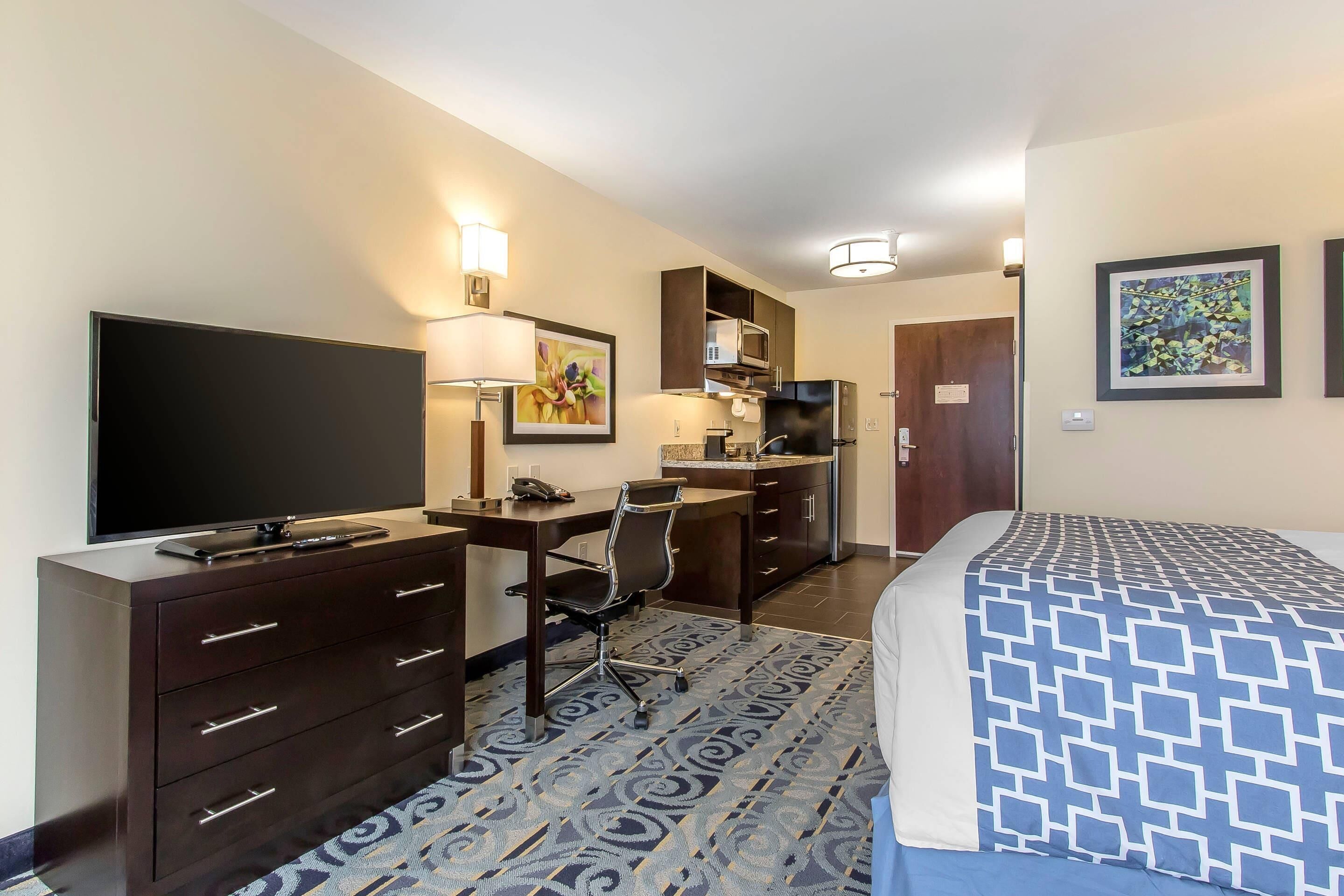 desk, iron/ironing board, rollaway beds, free wifi