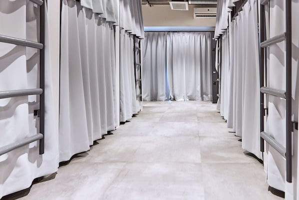 ห้องพักรวม, ห้องน้ำรวม (Mixed Dormitory) | Wi-Fi ฟรี, ผ้าปูที่นอน