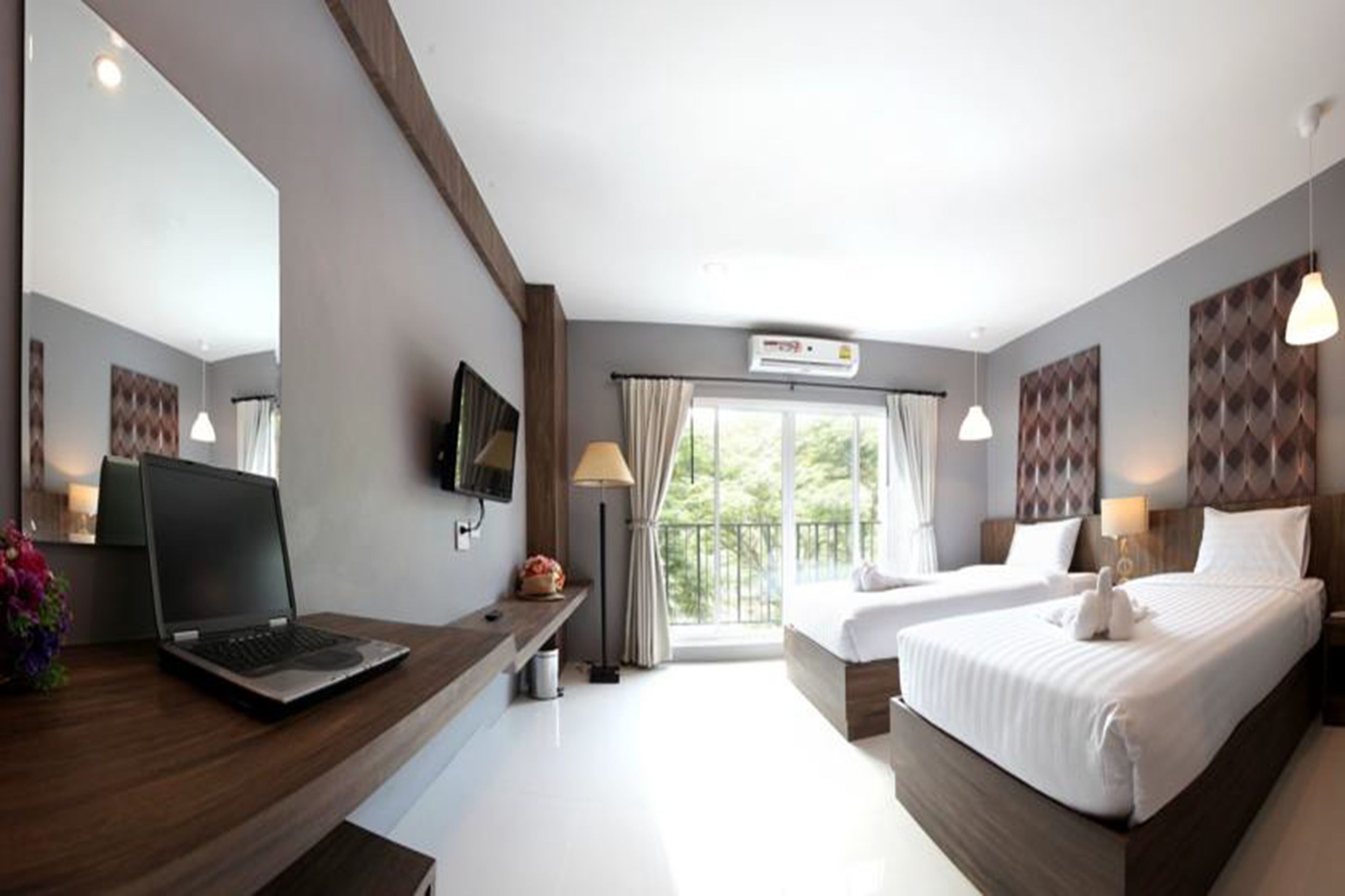 desk, soundproofing, free wifi