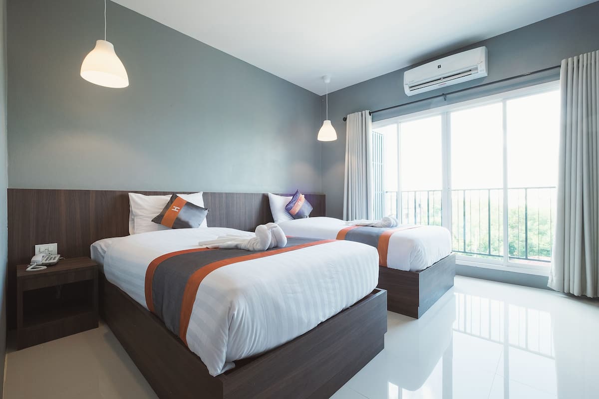 ห้องดีลักซ์ทวิน | โต๊ะทำงาน, ห้องเก็บเสียง, Wi-Fi ฟรี