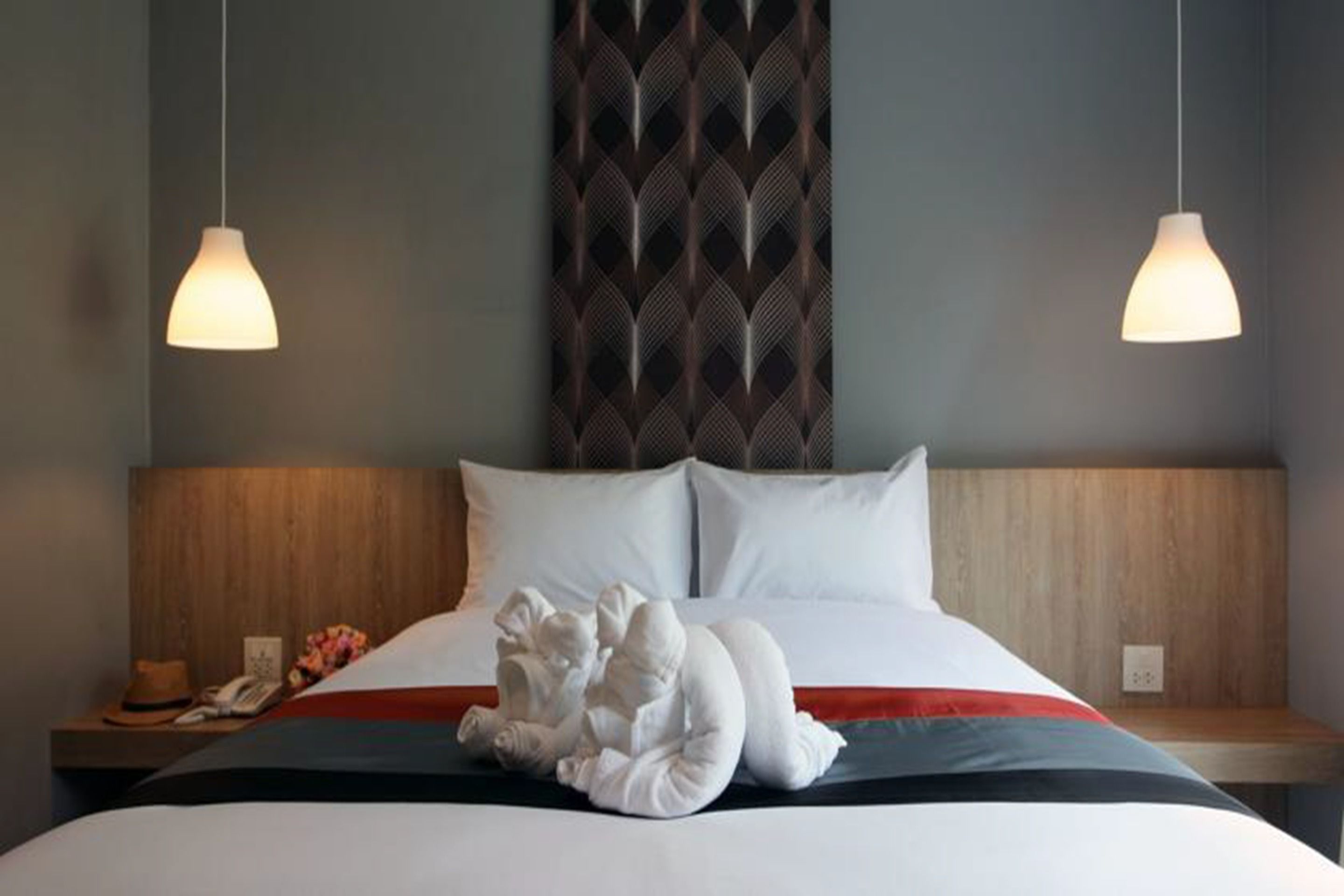 desk, soundproofing, free wifi