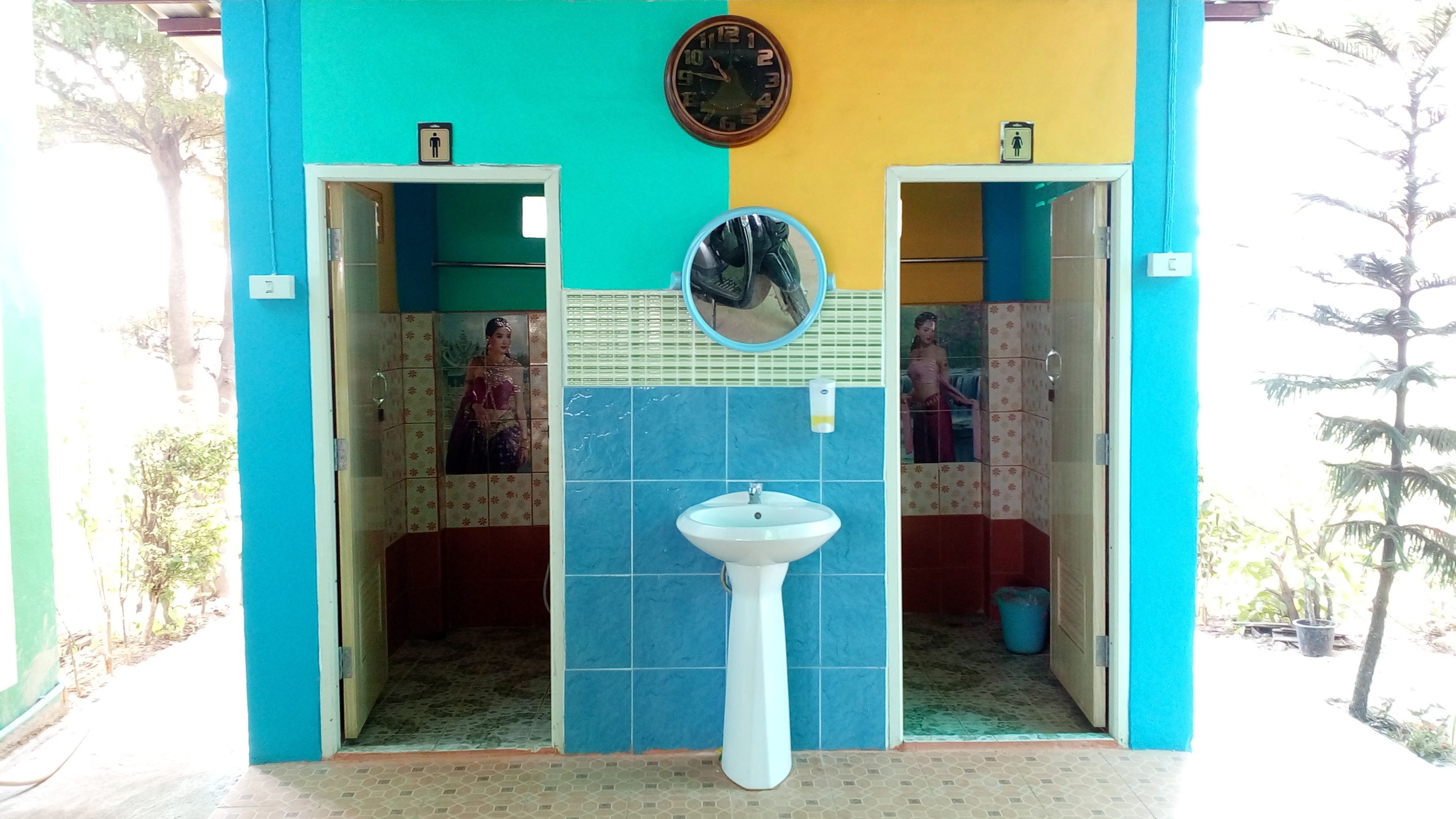 basic shared dormitory, mixed dorm, city view | bathroom | shower, free toiletries, towels