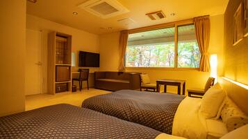 Western Room with Open-Air Bath, Non Smoking | In-room safe, desk, laptop workspace, bed sheets