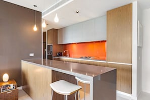 Departamento | Cocina privada | Refrigerador, microondas, parrilla de estufa y lavavajillas