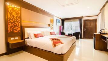 1 bedroom, minibar, in-room safe, desk