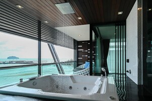 Sea View Suite Room | 阳台景观