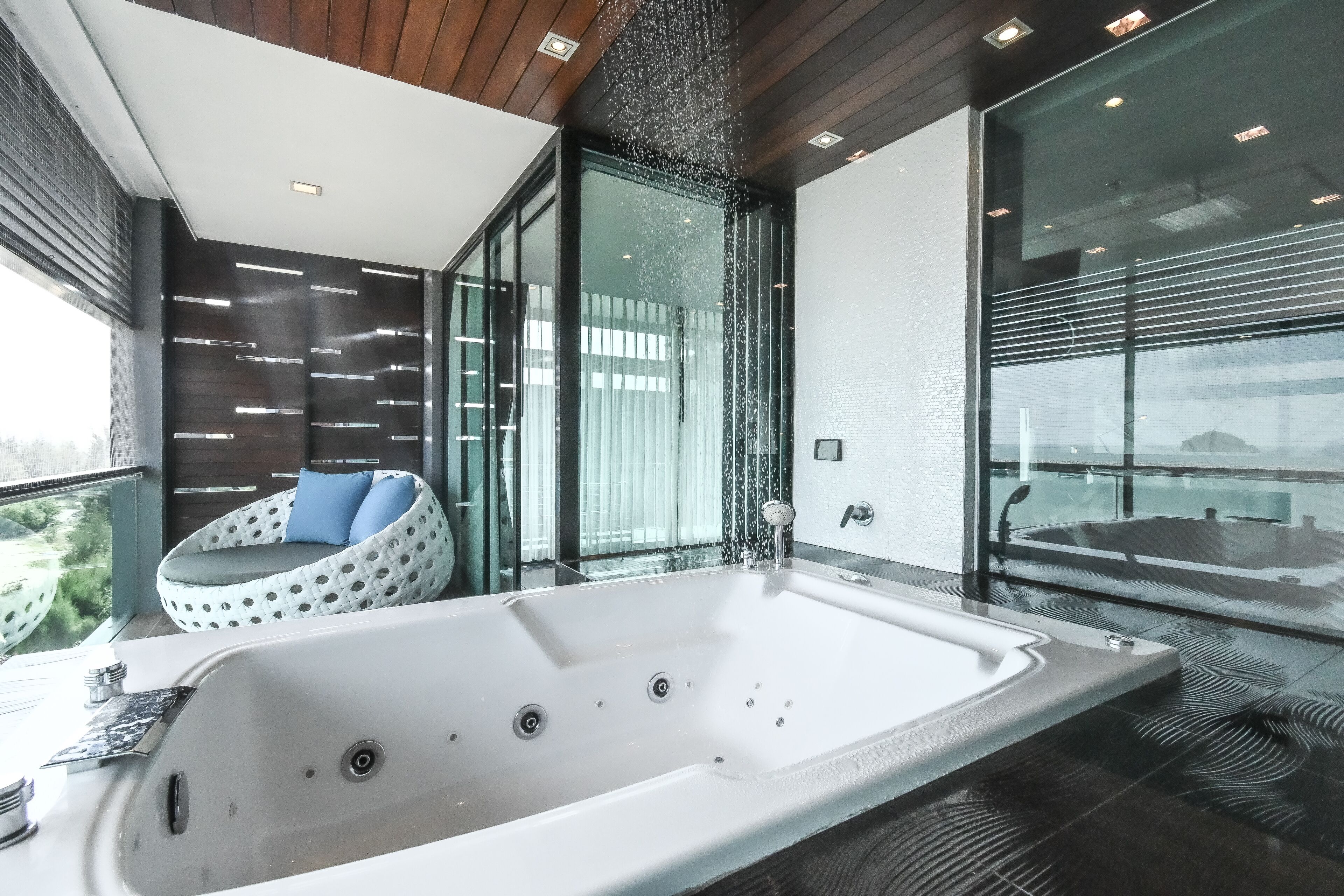 sea view suite room | balcony view