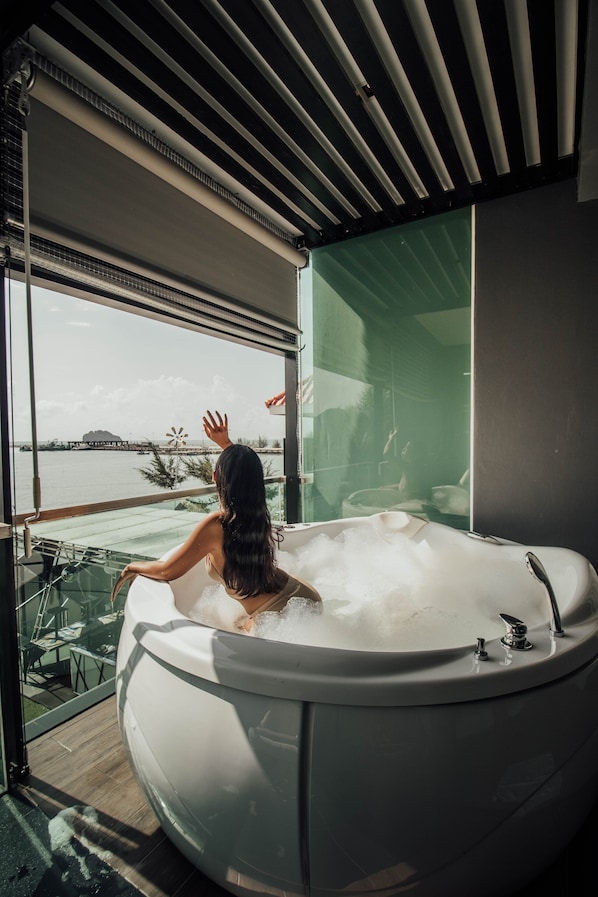 Sea View Room | In-room safe, desk, blackout drapes, soundproofing