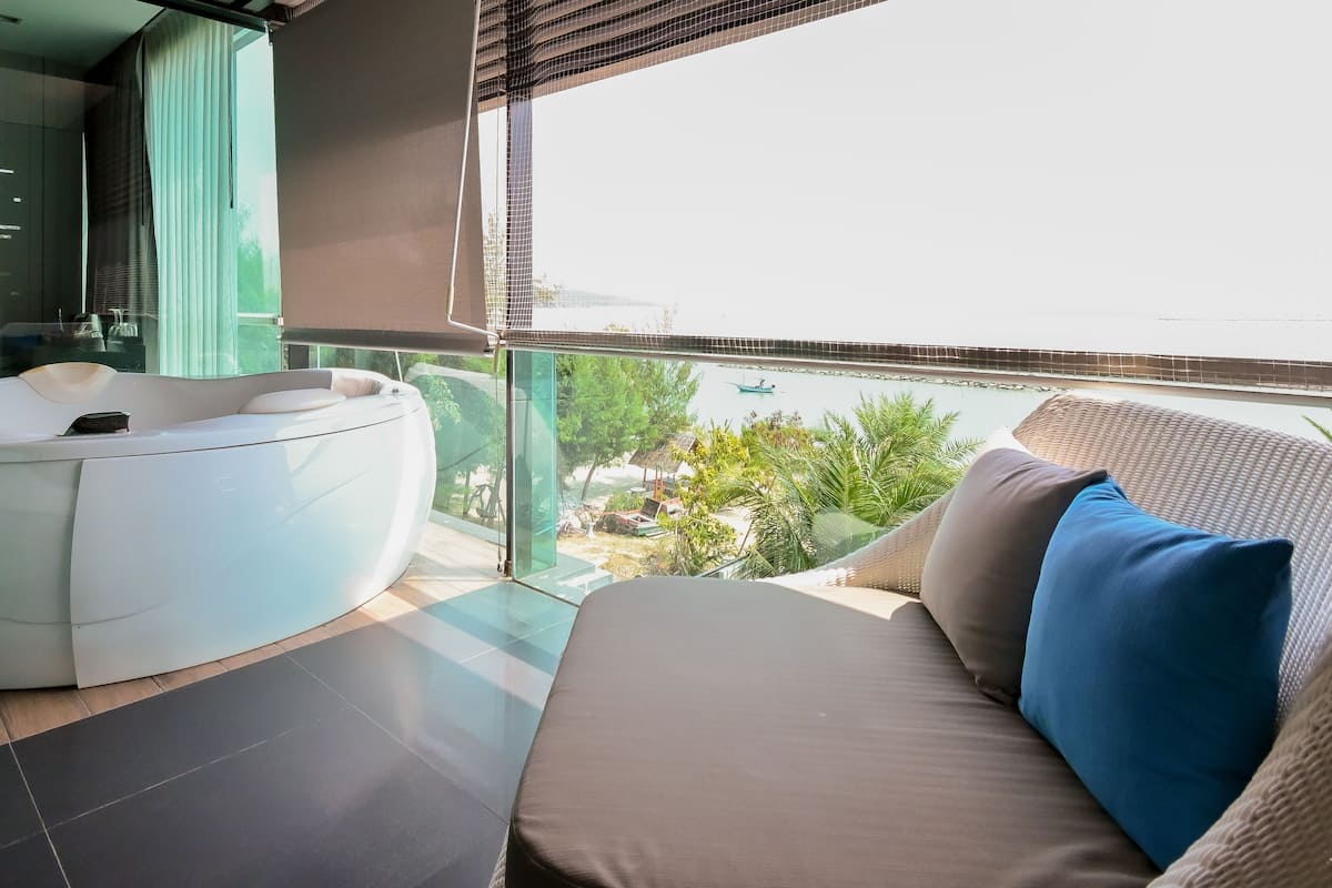 sea view room | balcony view