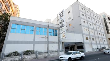 واجهة المنشأة