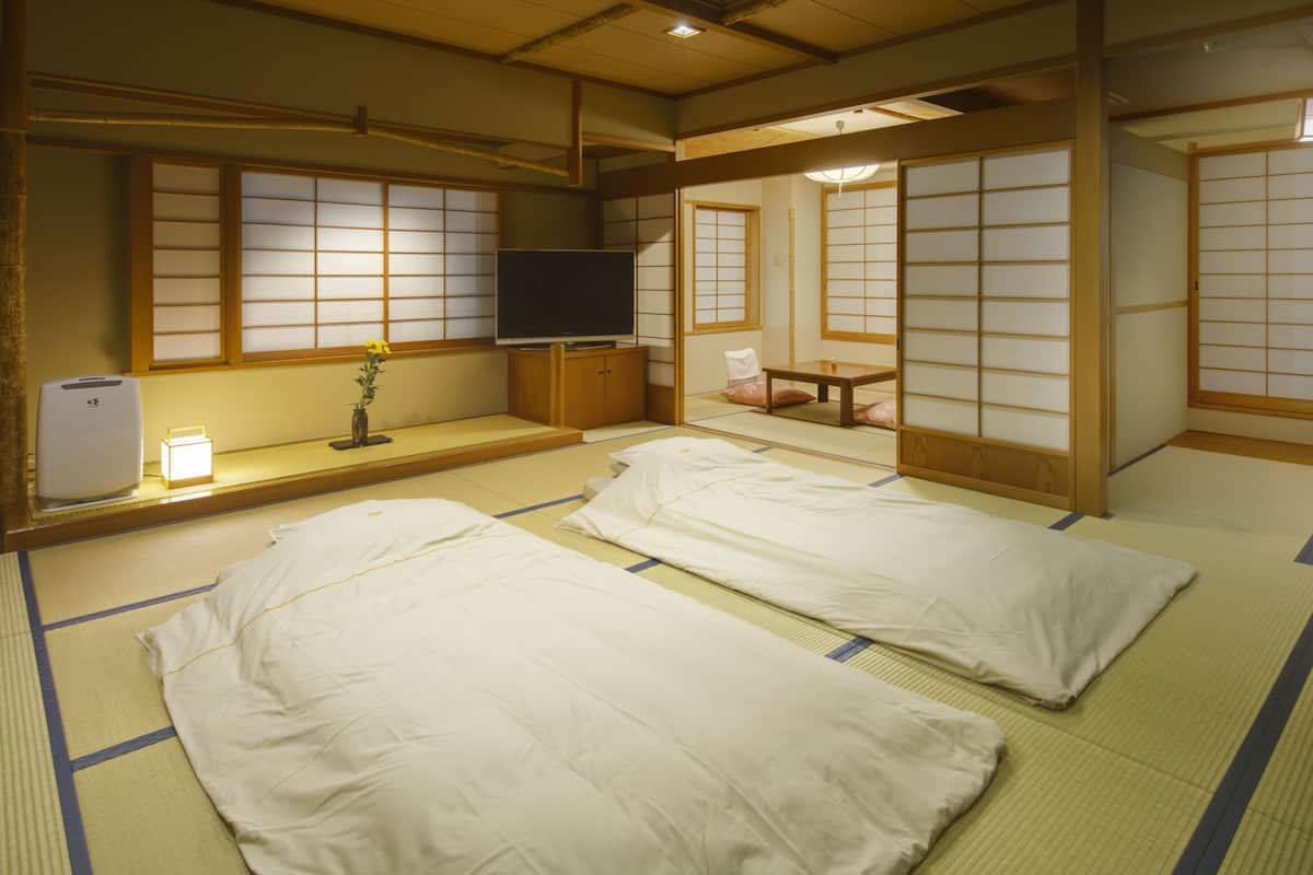 In-room safe, free WiFi, bed sheets