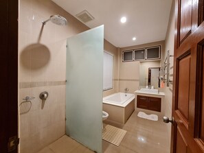 Family Villa, 4 Bedrooms, Kitchen | Bathroom - Thiva Pool Villa Hua Hin (Hua Hin)