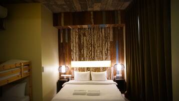 Family Room, Street View | Minibar, in-room safe, blackout drapes, free WiFi