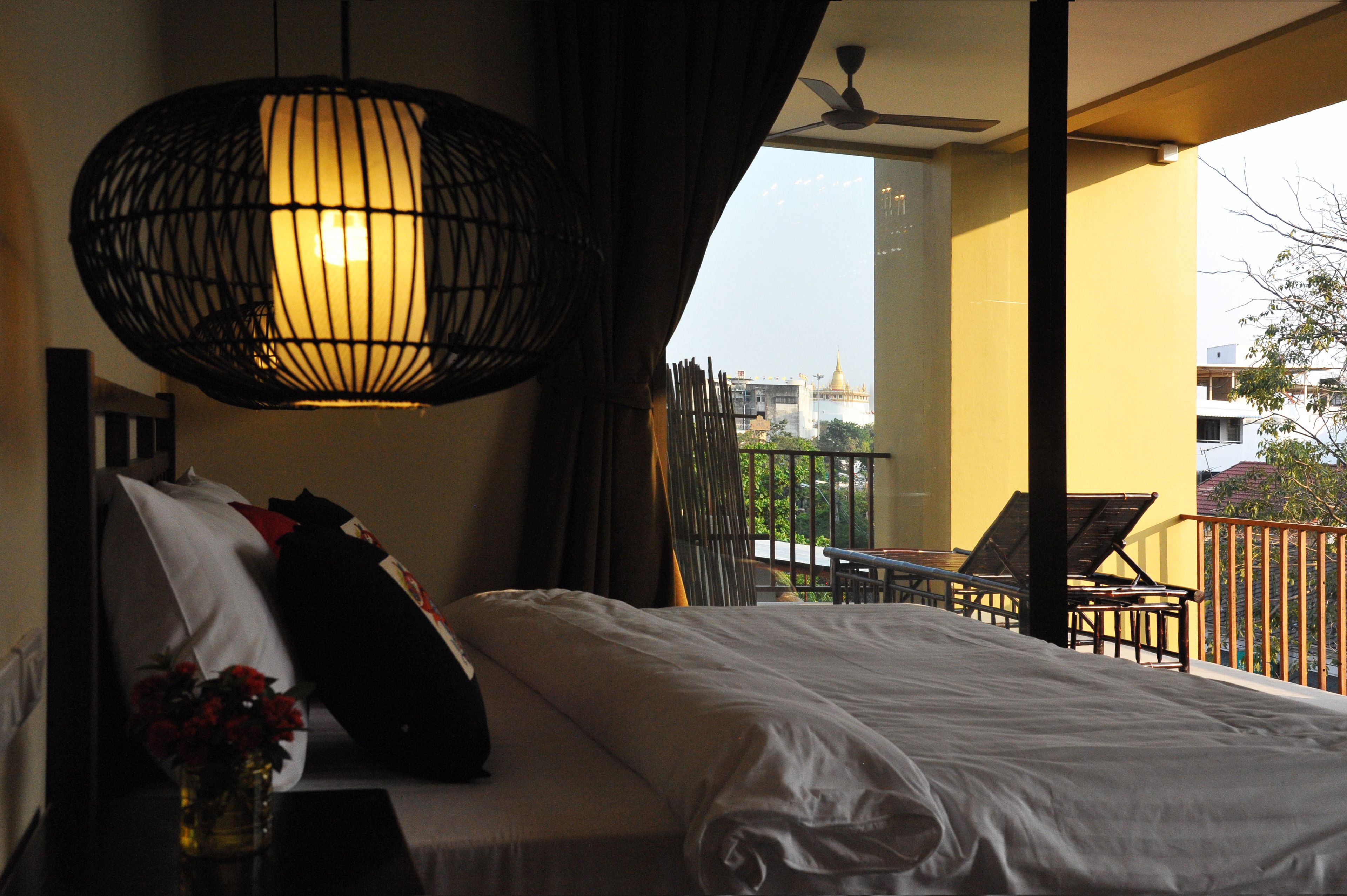 phra sumen suite | minibar, in-room safe, blackout curtains, free wifi