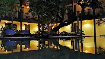 Piscina a l'aire lliure