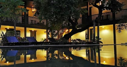 Villa Bangkok Formerly Villa Phra Sumen