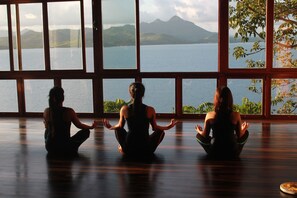 Couples treatment rooms, hot tub, body treatments, deep-tissue massages