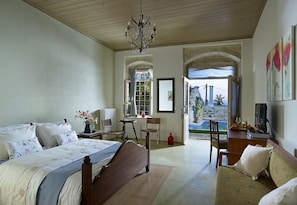 Double Room, Ground Floor | Minibar, in-room safe, soundproofing, free cots/infant beds