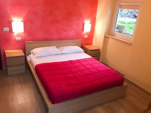 Minibar, individually decorated, desk, blackout curtains - Agriturismo Costa di Campo (Vernazza)