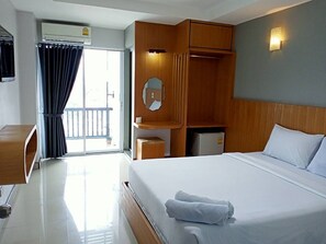 Standard Double Room | Free WiFi, bed sheets - AtMe2 Hotel (Phitsanulok)