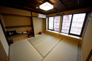 Interior - Mosaic Machiya KSK (Kyoto)