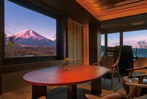 Lounge - Fujisan Onsen Bessho SASA (Fujiyoshida)