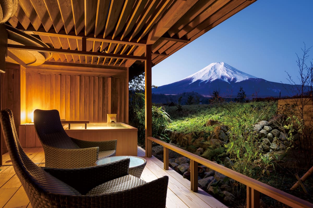 Zimmer (Fukuchi A Open Air Bath Mt Fuji View) | Ausblick vom Zimmer