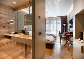 Deluxe Twin Room | 1 bedroom, minibar, in-room safe, desk - Fer Hotel (Istanbul)