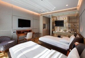 1 bedroom, minibar, in-room safe, desk
