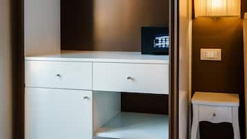 Habitación doble superior, 1 cama doble | Caja fuerte