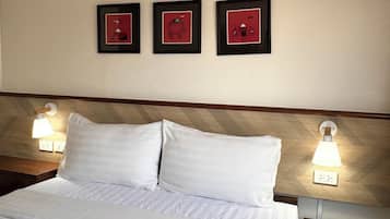Phòng 3 Deluxe, 1 giường đôi và sofa giường, quang cảnh thành phố | Minibar, màn/rèm cản sáng, truy cập Internet không dây miễn phí
