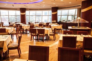 Breakfast, lunch and dinner served - Beau Site Hotel Marsa Matruh (Marsa Matrouh)
