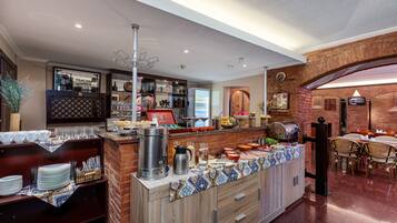 Daily buffet breakfast (USD 10 per person)