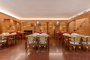 Daily buffet breakfast (USD 10 per person)