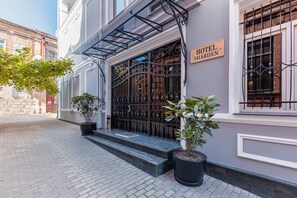 Front of property - Hotel Sharden (Tbilisi)