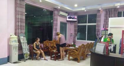 Man Shwe Li Hotel