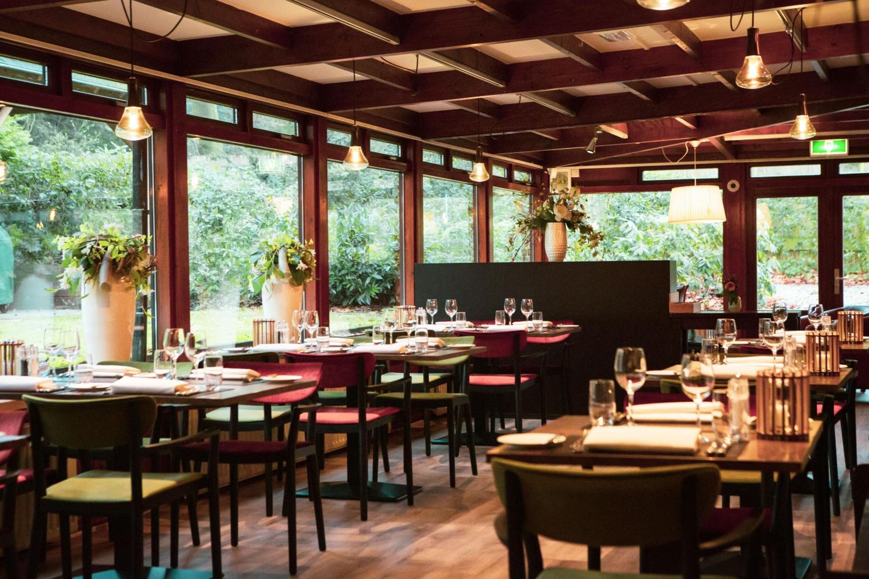 lunch and dinner served, french cuisine