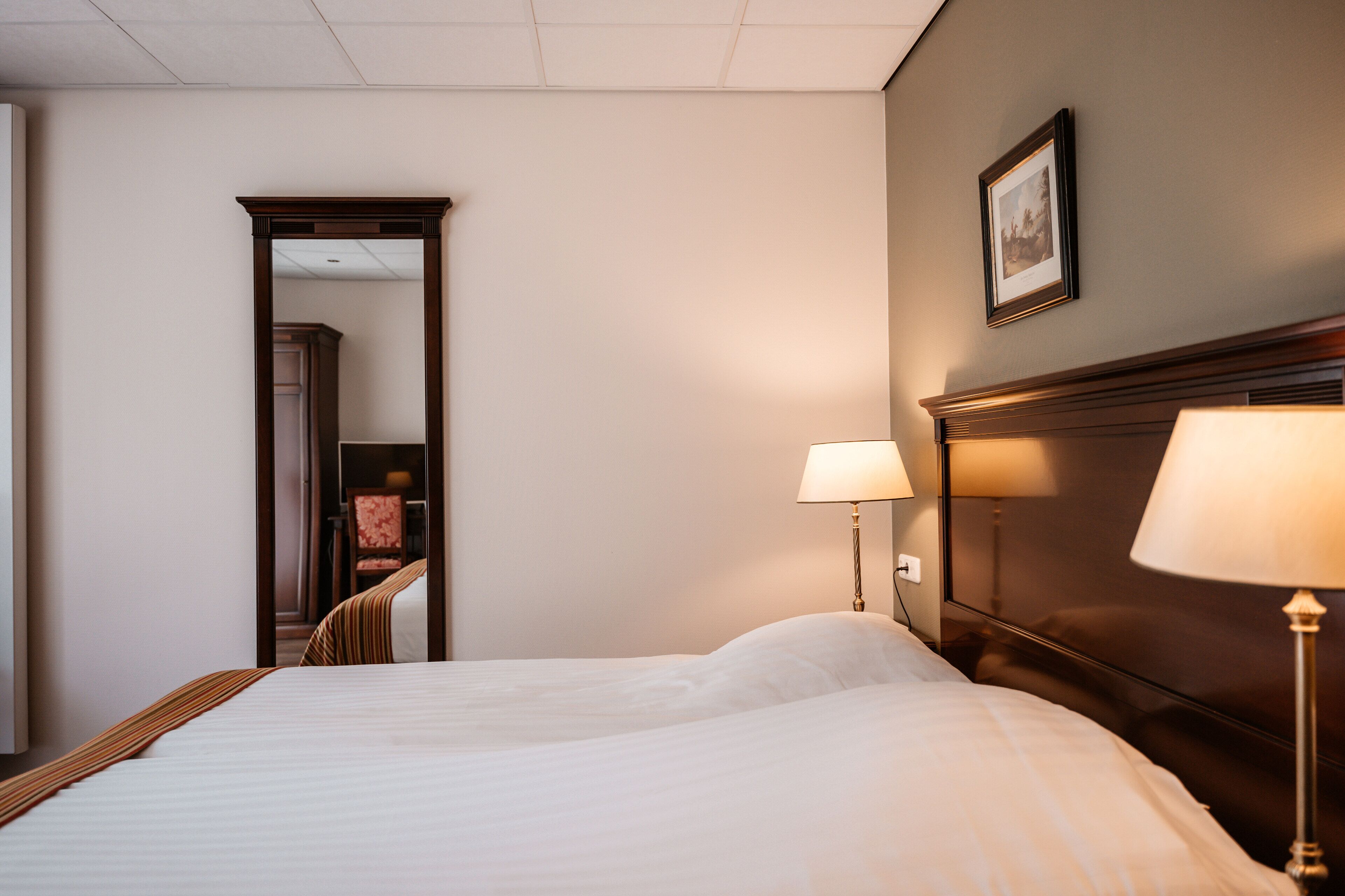 classic room | minibar, in-room safe, desk, iron/ironing board