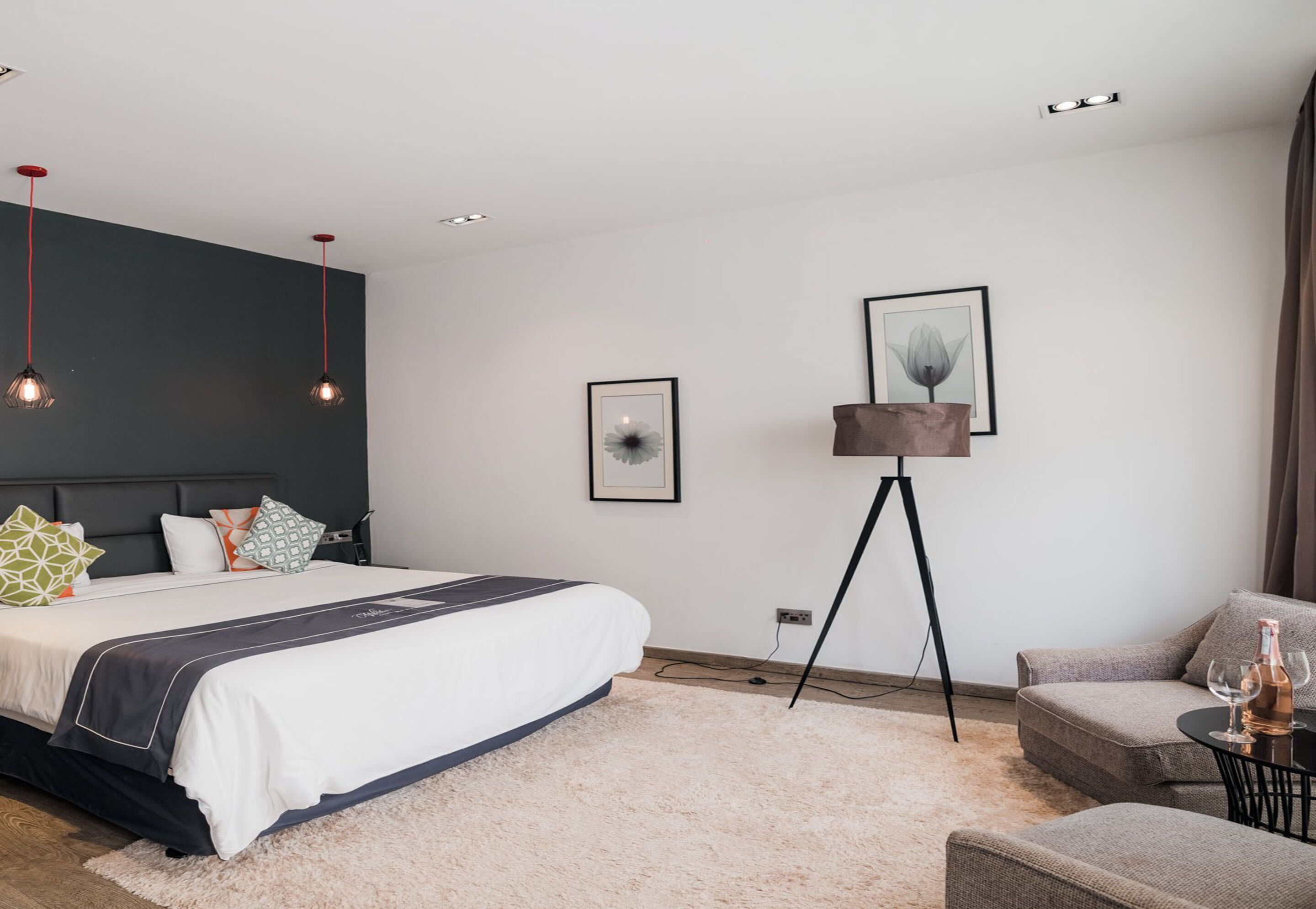 Premium bedding, Tempur-Pedic beds, minibar, in-room safe