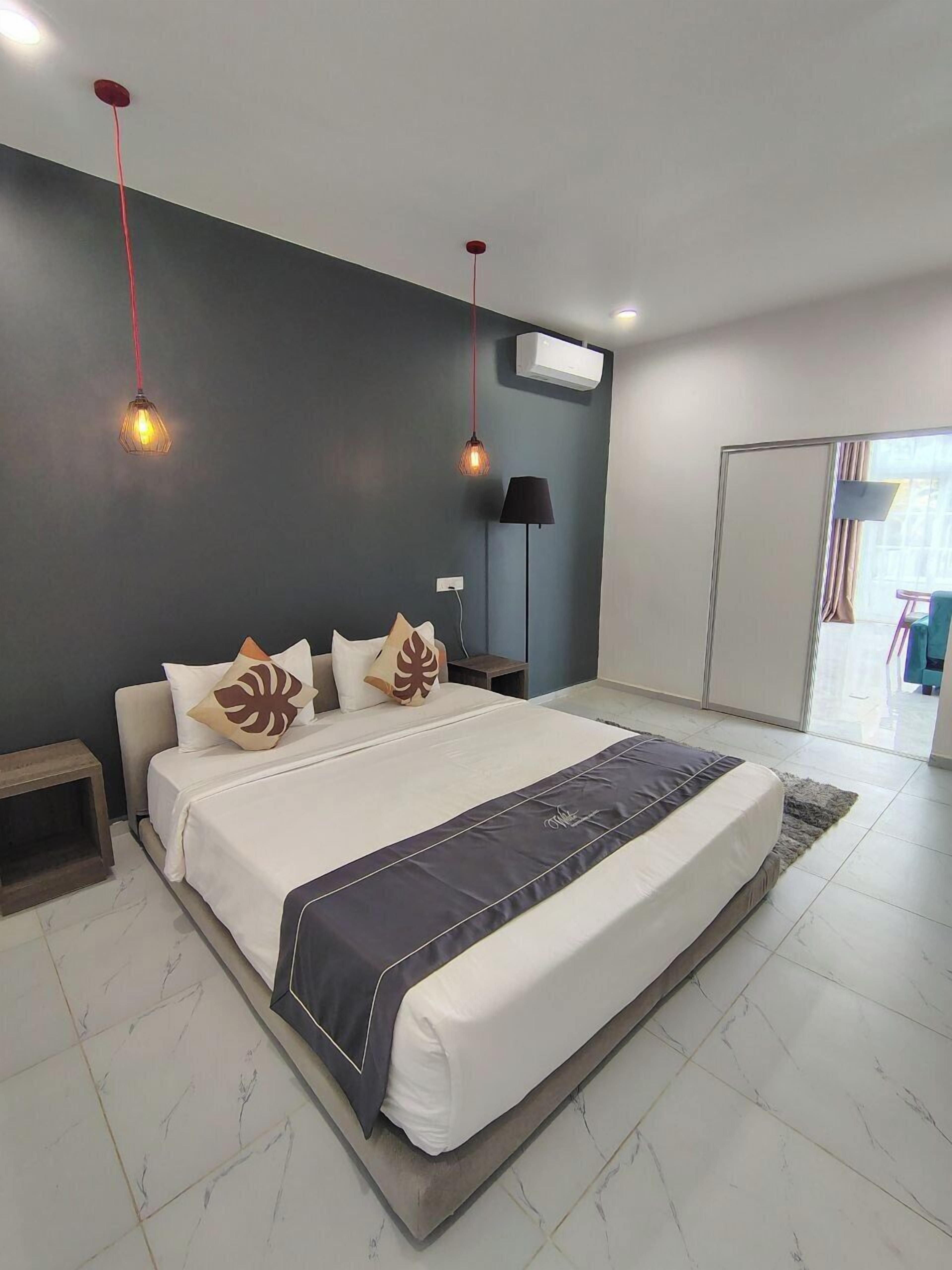 Deluxe Fan Room with Sea View | 高級寝具、テンピュール、ミニバー、セーフティボックス (室内)