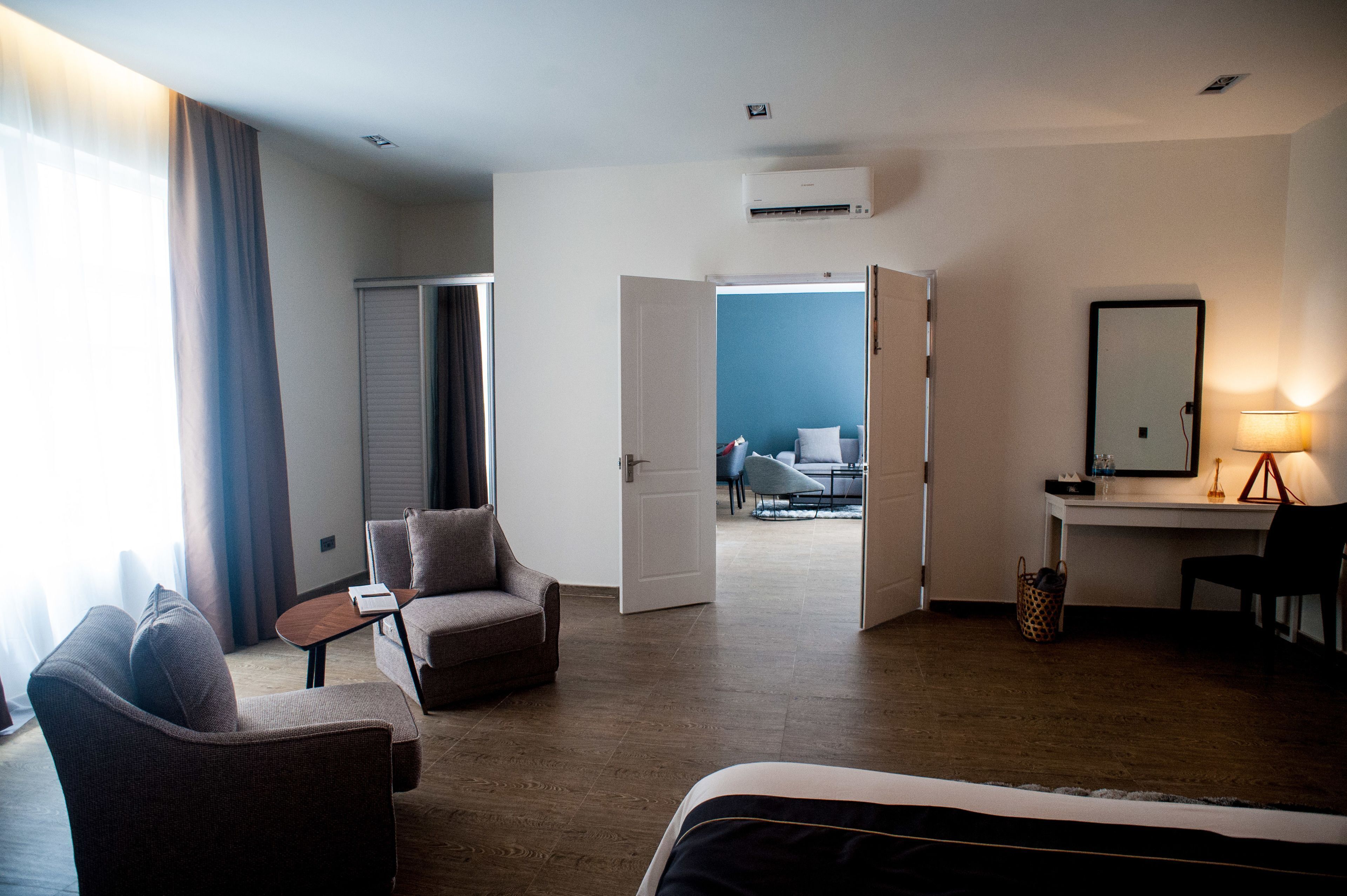 Premium bedding, Tempur-Pedic beds, minibar, in-room safe