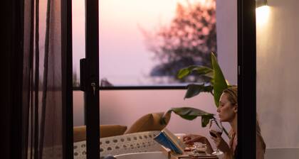 White Boutique Hotel & Residences