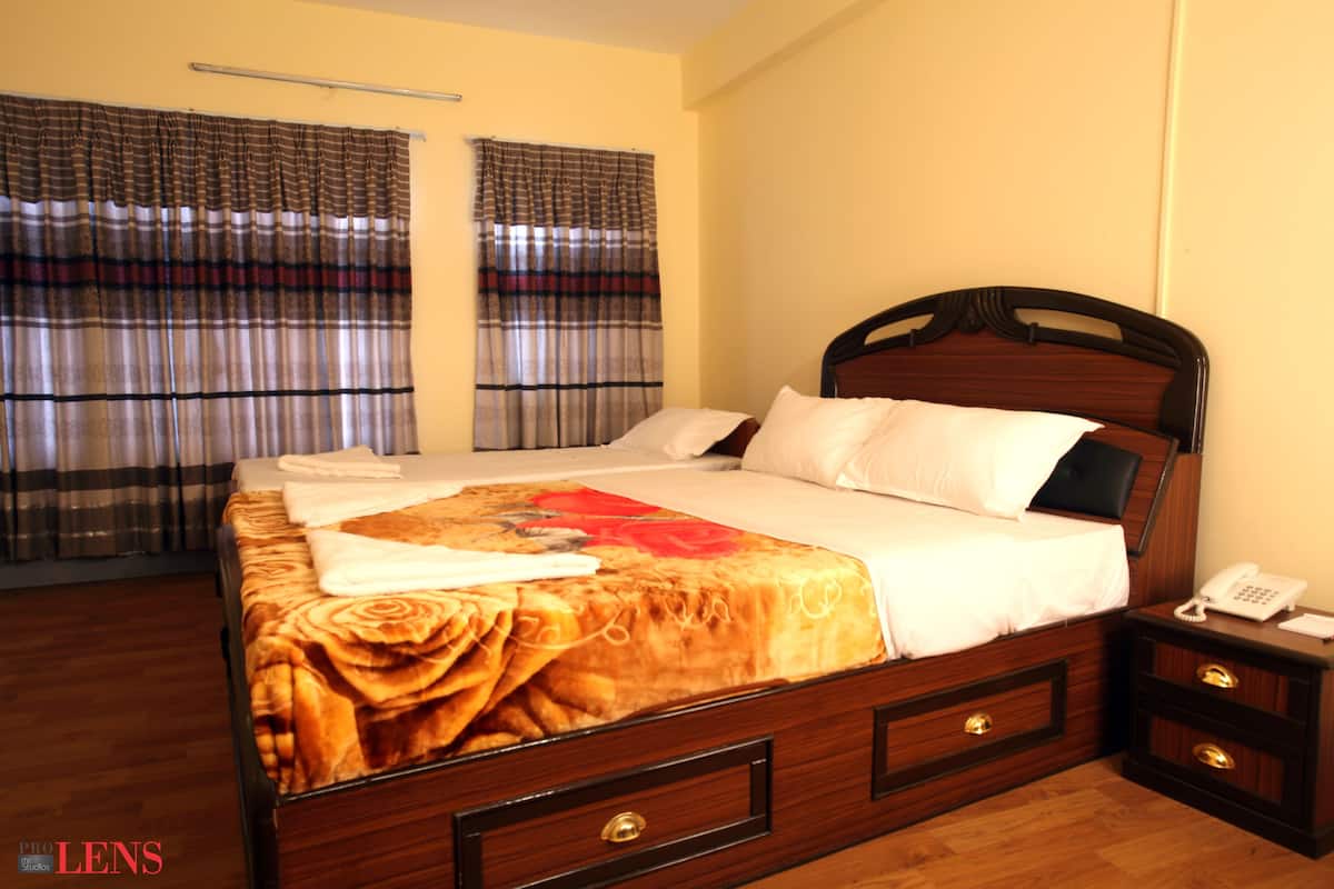Apartment, 2 Bedrooms | Minibar, in-room safe, desk, free WiFi