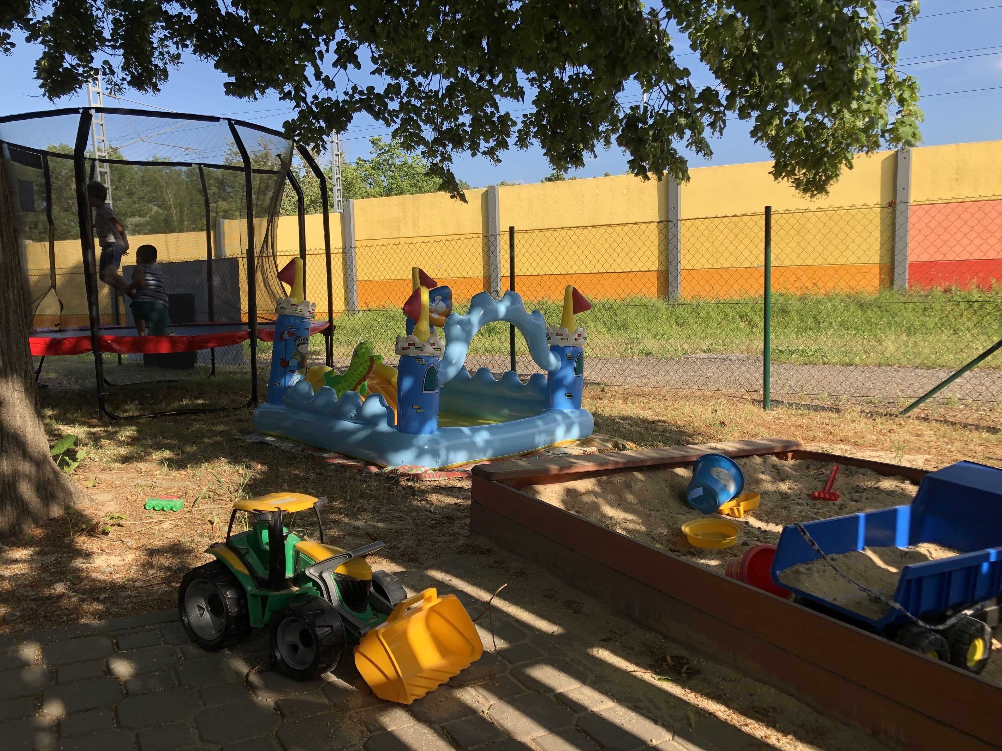 children’s play area – outdoor