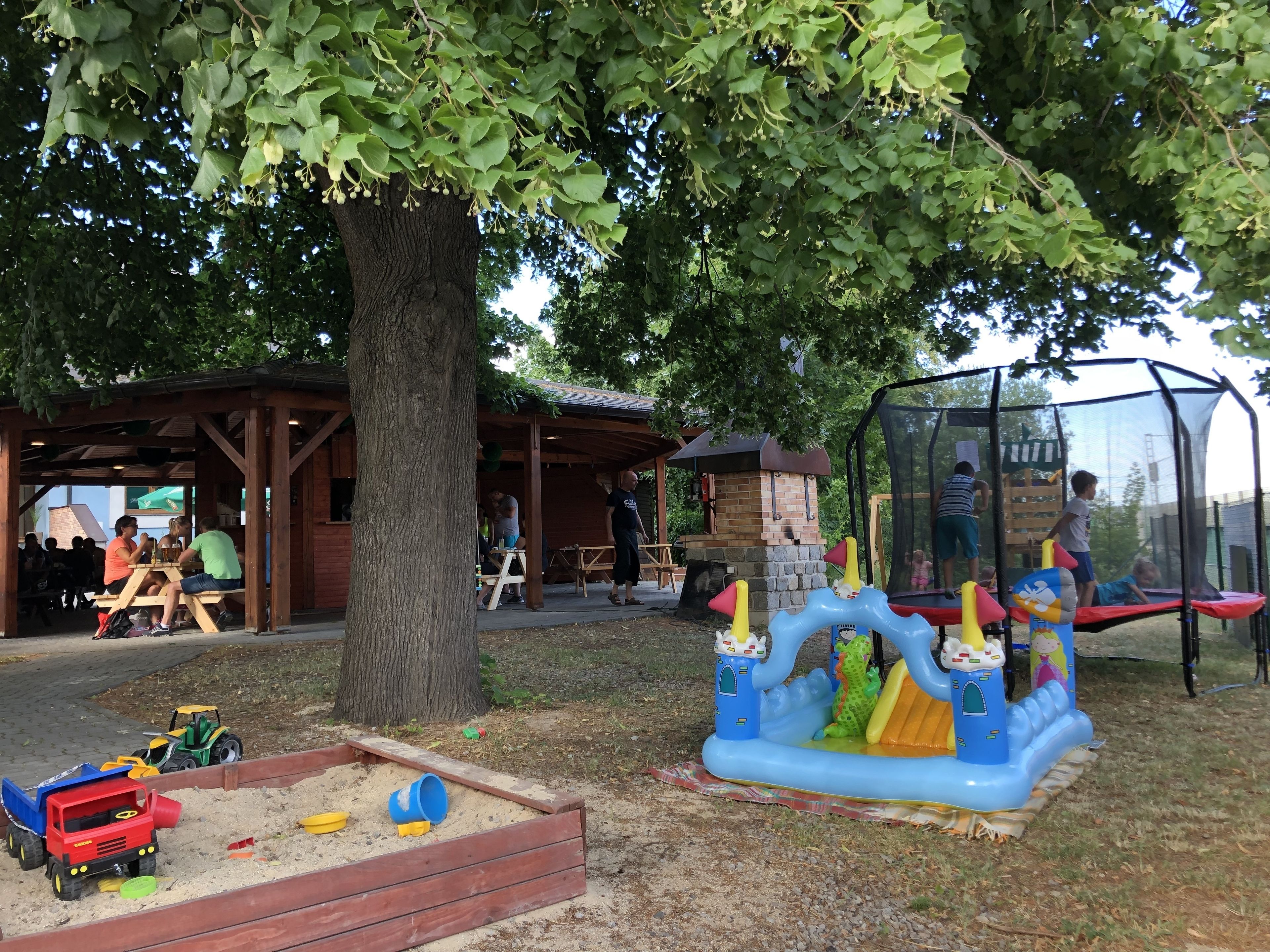 children’s play area – outdoor