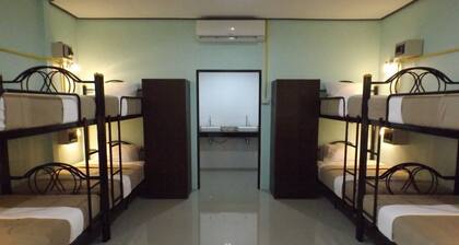 Lanta Long Beach Hostel