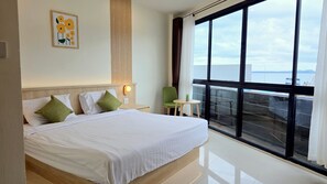 Standard Room with window | 객실에서 보이는 전망