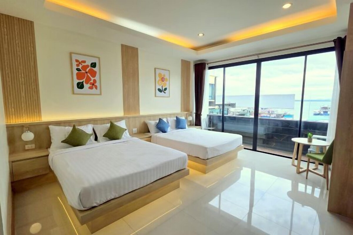 In-room safe, blackout drapes, WiFi (free), bed sheets