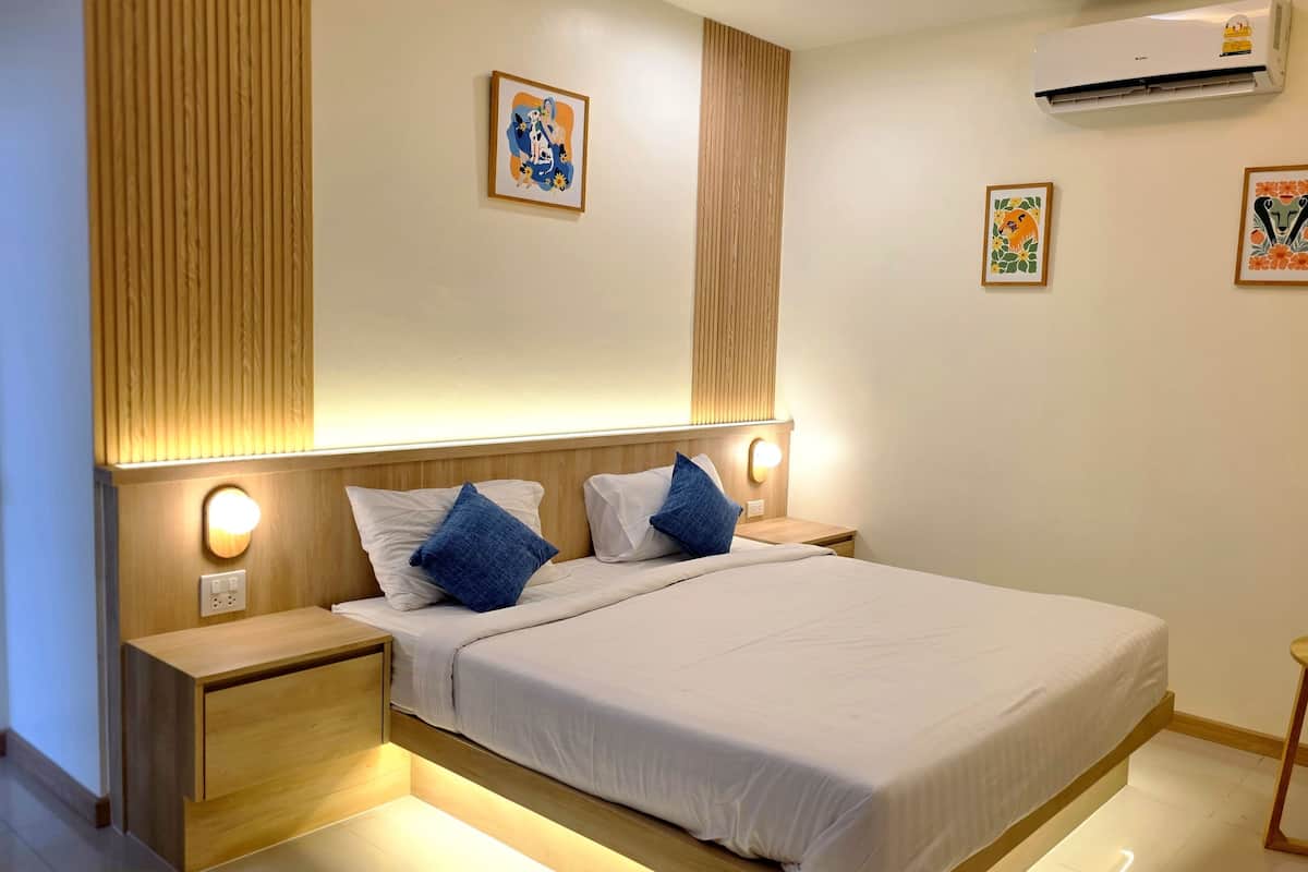 Standard Room without window | Két bảo mật tại phòng, màn/rèm cản sáng